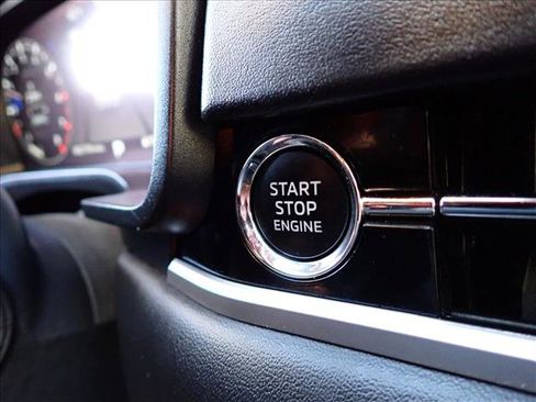 Used 2024 Mitsubishi Outlander SE image 23