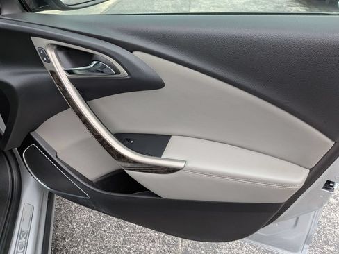 Used 2016 Buick Verano w/ Comfort Package FWD image 22