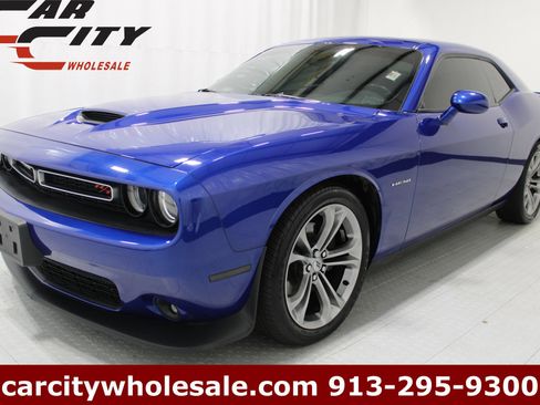 Used 2020 Dodge Challenger R/T RWD image 1