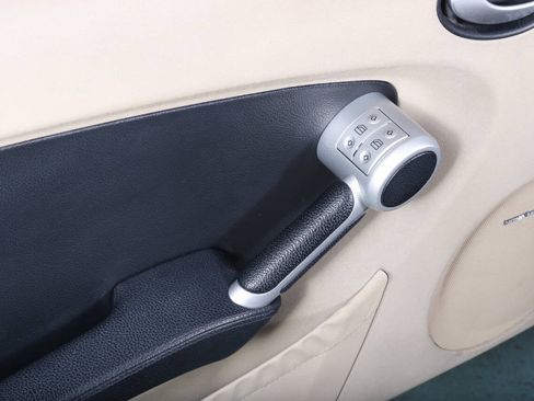 Used 2005 Mercedes-Benz SLK 350 w/ Entertainment Pkg image 43