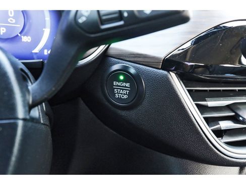 Used 2020 Ford Escape Titanium image 29