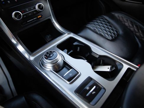 Used 2024 Ford Edge Titanium image 16