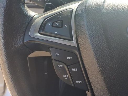 Used 2018 Ford Fusion SE image 12