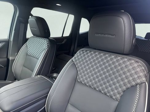 New 2026 GMC Acadia Denali w/ Super Cruise Package FWD image 10
