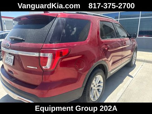 Used 2016 Ford Explorer XLT w/ Equipment Group 202A FWD image 2