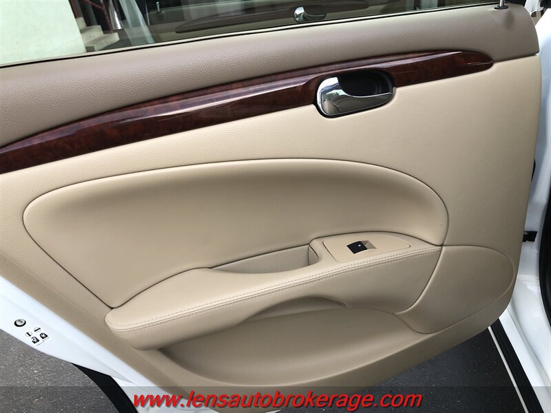 Used 2006 Buick Lucerne CXL w/ Driver Confidence Package FWD image 16