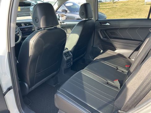 Used 2022 Volkswagen Tiguan SE image 24