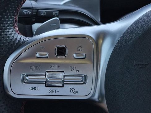 Used 2023 Mercedes-Benz GLB 250 image 27