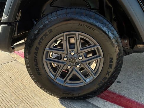 Used 2025 Jeep Wrangler Unlimited Sport AWD/4WD image 9