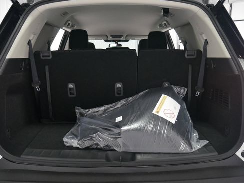 New 2025 Nissan Pathfinder SV w/ Black Appearance Package image 26