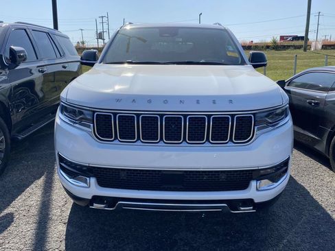 Used 2024 Jeep Wagoneer L Series III w/ Premium Group I AWD/4WD image 2