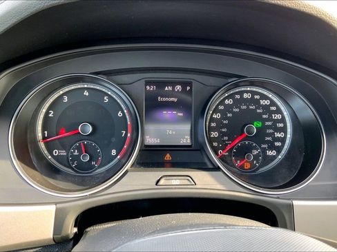 Used 2020 Volkswagen Atlas Cross Sport SE w/ Towing Package image 20