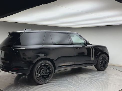 New 2026 Land Rover Range Rover Long Wheelbase SE AWD/4WD image 2