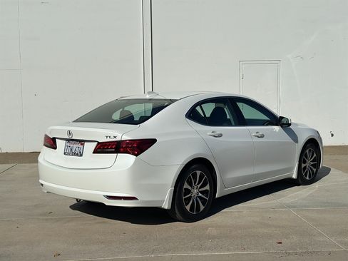 Used 2017 Acura TLX image 4
