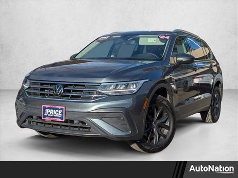 Used 2024 Volkswagen Tiguan SE image 1
