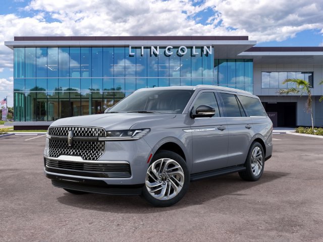 New 2027 Lincoln Navigator Premiere RWD image 2
