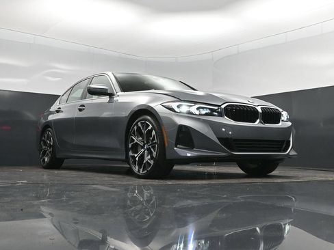 Certified 2026 BMW 330i Sedan RWD image 40