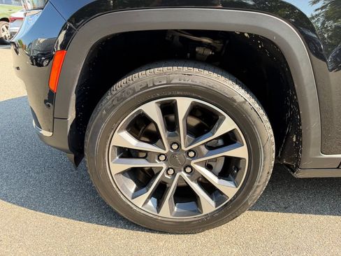 Used 2021 Jeep Grand Cherokee L Limited w/ Luxury Tech Group II AWD/4WD image 10
