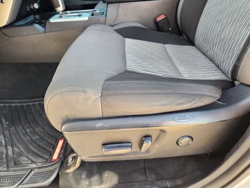 Used 2016 Toyota Tundra SR5 image 24