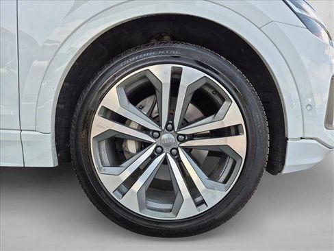 Used 2020 Audi Q8 Premium Plus w/ Premium Plus Package AWD/4WD image 26