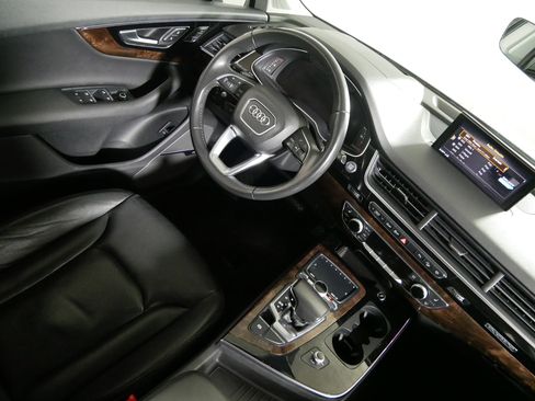 Used 2018 Audi Q7 3.0T Prestige w/ Prestige Package image 9