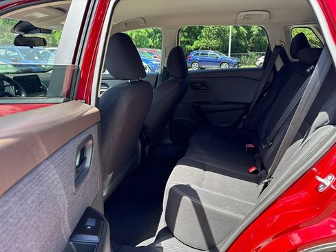 Used 2023 Nissan Rogue S AWD/4WD image 14