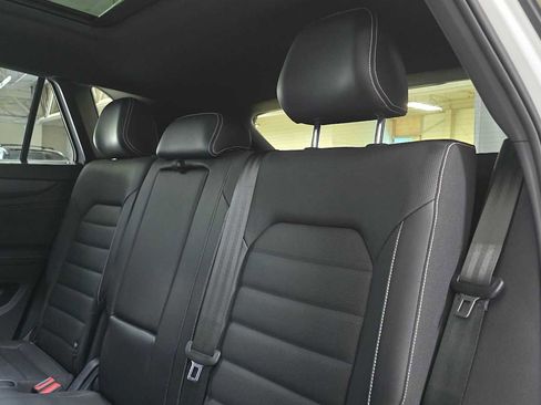 Used 2024 Volkswagen Atlas Cross Sport SEL R-Line AWD/4WD image 17