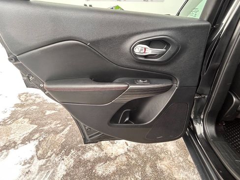 Used 2016 Jeep Cherokee Trailhawk w/ Leather Interior Group image 15