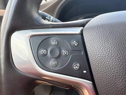 Used 2023 GMC Acadia SLT w/ Preferred Package FWD image 12