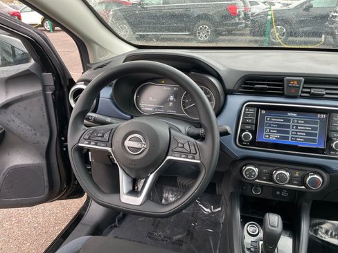Used 2025 Nissan Versa SV FWD image 33