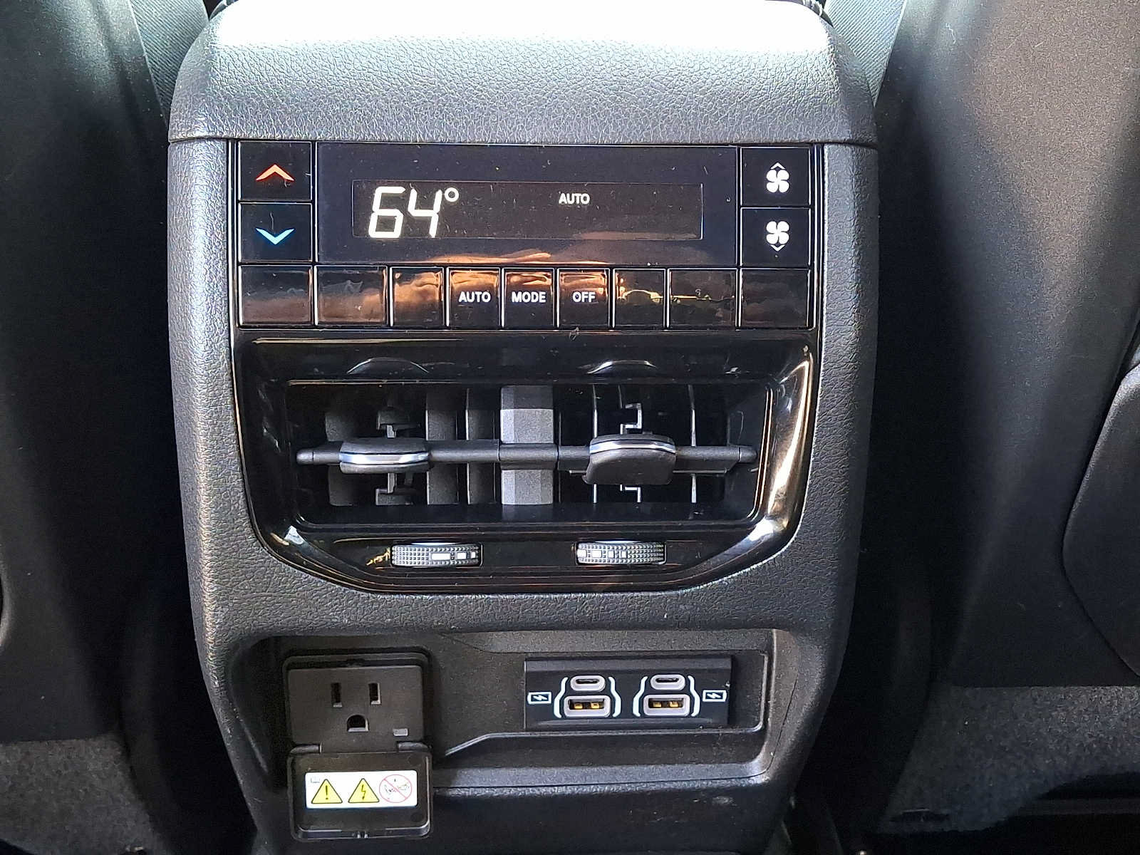 Used 2023 Jeep Grand Cherokee L Laredo AWD/4WD image 13