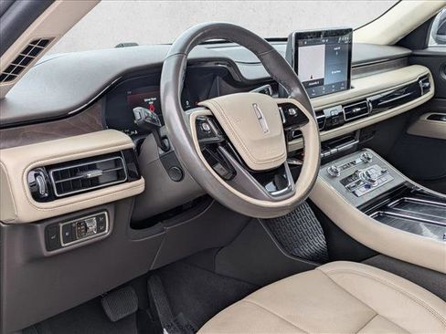 Used 2023 Lincoln Aviator Reserve w/ Equipment Group 201A image 9