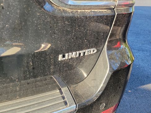 Used 2022 Jeep Grand Cherokee Limited AWD/4WD image 19