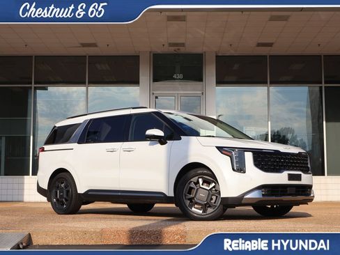 Used 2025 Kia Carnival SX FWD image 2