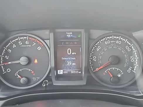 Used 2022 Toyota Tacoma SR image 25