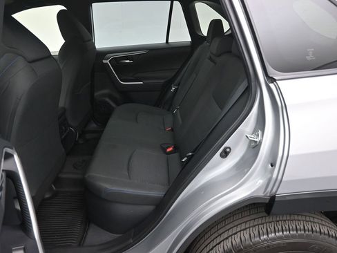 Used 2025 Toyota RAV4 SE image 12