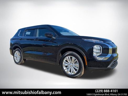 New 2026 Mitsubishi Outlander ES FWD image 1