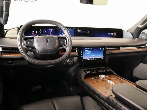 New 2025 Lincoln Navigator Black Label image 2