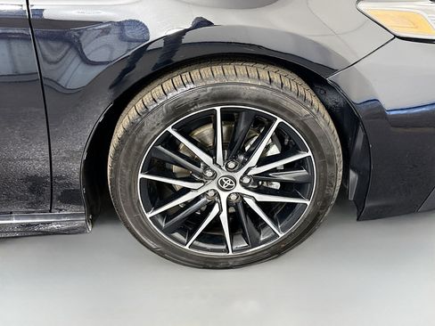 Used 2021 Toyota Camry SE image 31