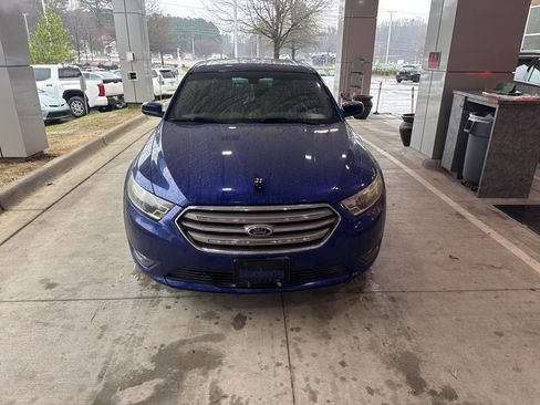 Used 2014 Ford Taurus SEL w/ Equipment Group 201A image 4