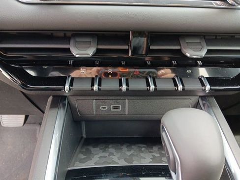 New 2026 GMC Canyon Elevation w/ Convenience Package AWD/4WD image 17