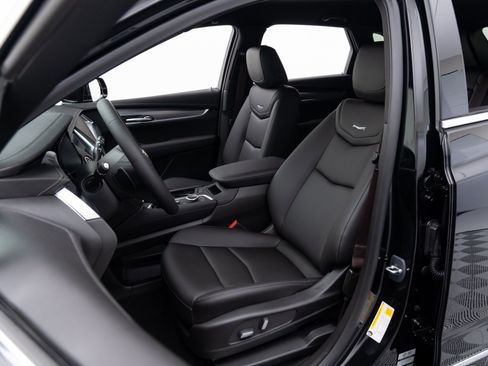 New 2026 Cadillac XT5 Luxury w/ LPO, Floor Liner Package AWD/4WD image 13