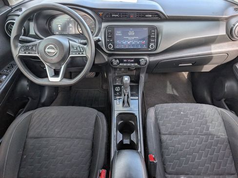 Used 2022 Nissan Kicks SV FWD image 9