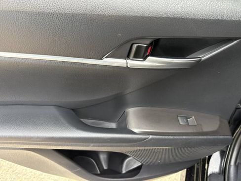 Used 2022 Toyota Camry LE FWD image 16