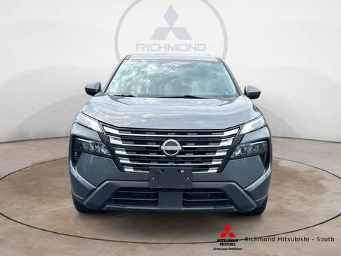 Used 2024 Nissan Rogue SV FWD image 8