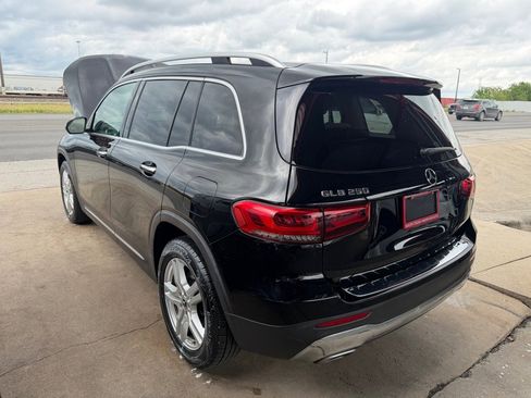 Used 2020 Mercedes-Benz GLB 250 w/ Premium Package image 27