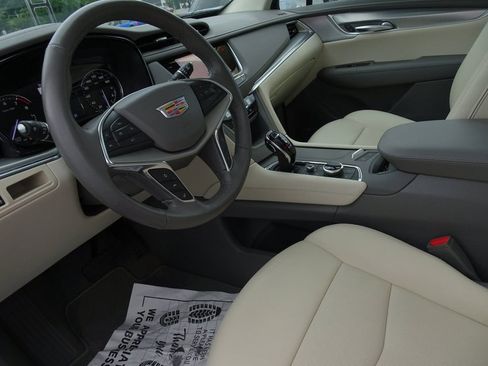 Used 2024 Cadillac XT5 Premium Luxury AWD/4WD image 12