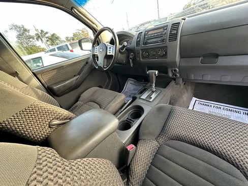 Used 2005 Nissan Frontier LE w/ (H02) Audio Pkg image 10