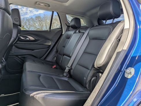 Used 2022 GMC Terrain SLT w/ Infotainment Package II image 14