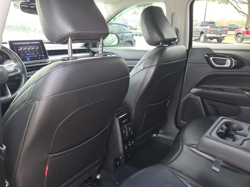 Used 2022 Jeep Compass Trailhawk w/ Trailhawk Elite Group image 11